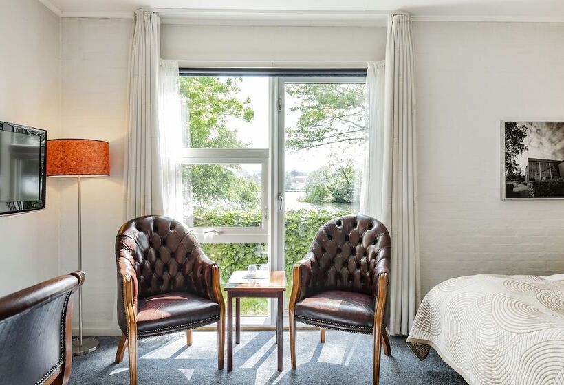 Номер Стандарт Вид на Озеро, Golf Hotel Viborg