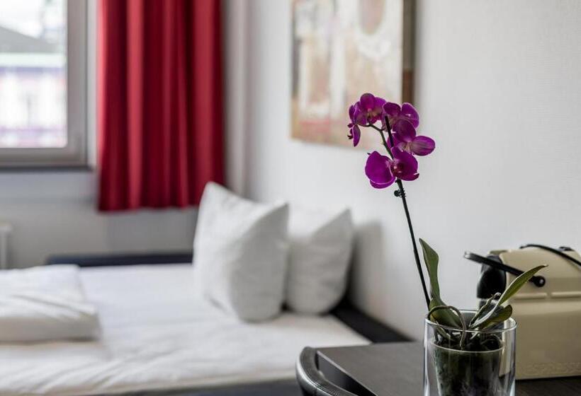 스탠다드 트리플 룸, Profilhotels Mercur