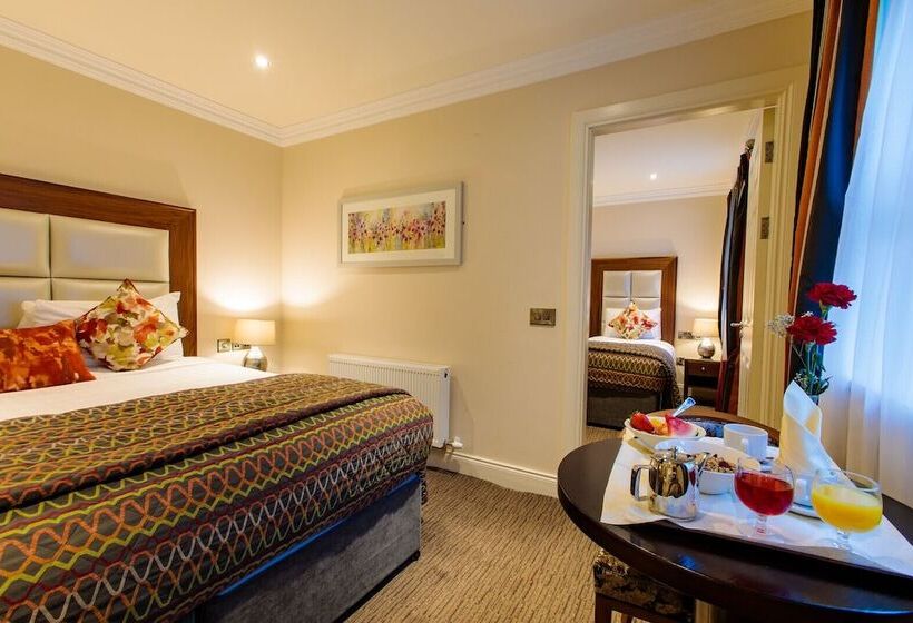 Семейный Номер, Grand Hotel Tralee
