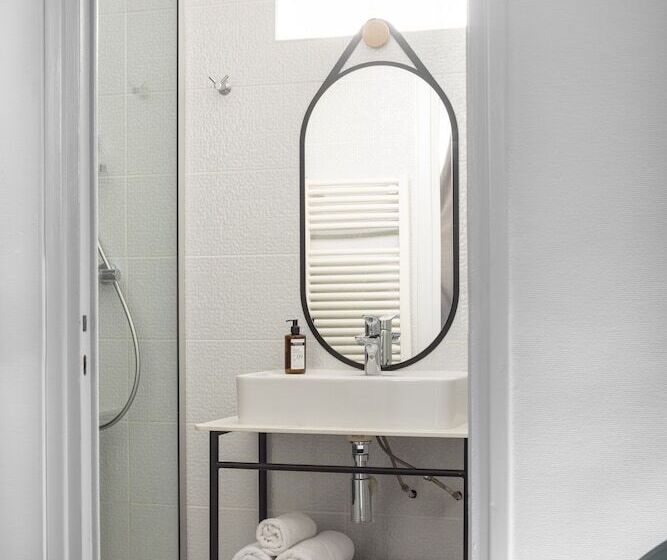 Номер Стандарт, Hôtel Edmond W Lyon Part Dieu