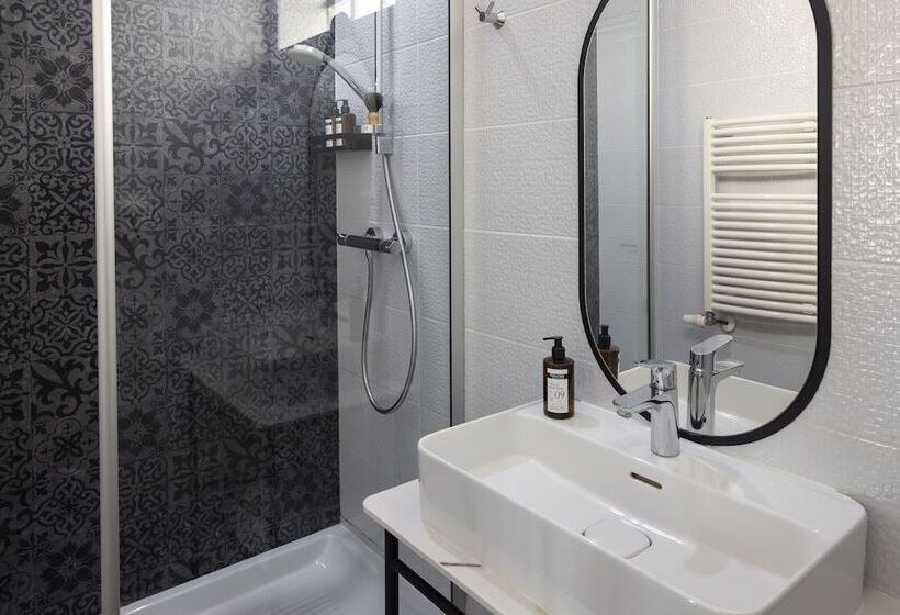 Номер Стандарт, Hôtel Edmond W Lyon Part Dieu