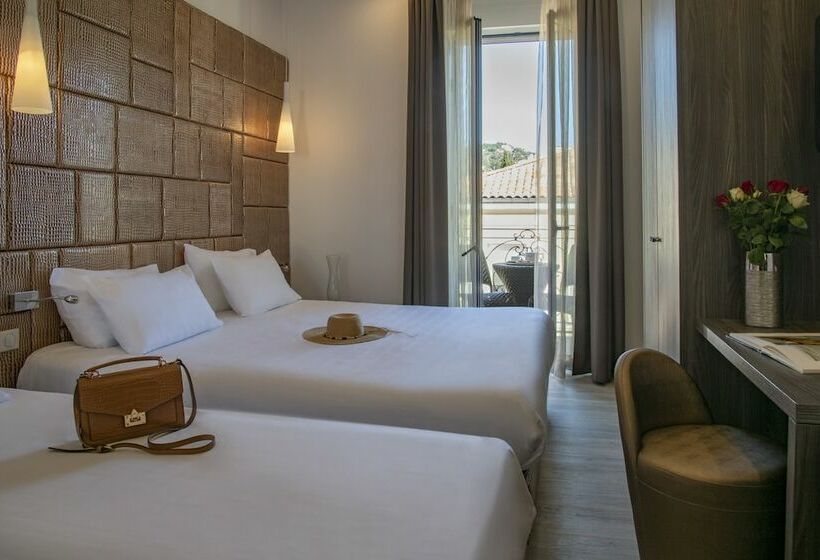 חדר סטנדרט לשלושה, Golden Tulip Cannes Hotel De Paris