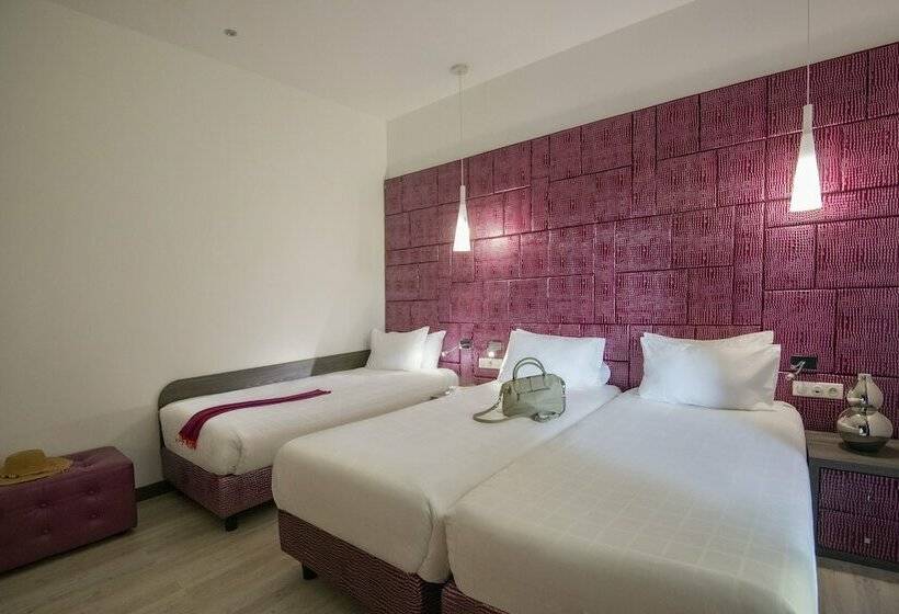 חדר סטנדרט לשלושה, Golden Tulip Cannes Hotel De Paris