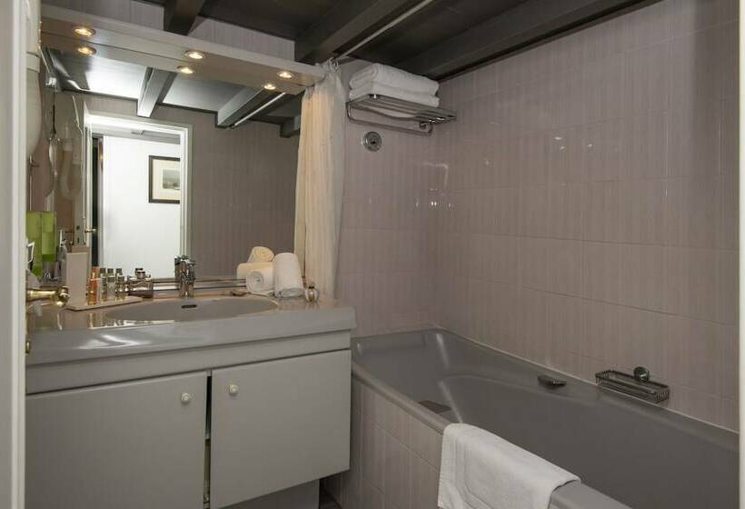 חדר סטנדרט לשלושה, Golden Tulip Cannes Hotel De Paris