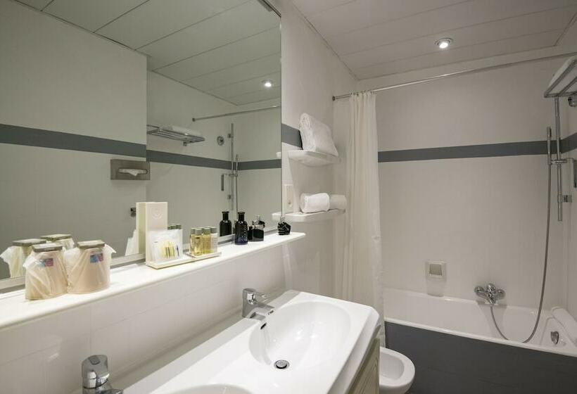 סוויטה, Golden Tulip Cannes Hotel De Paris