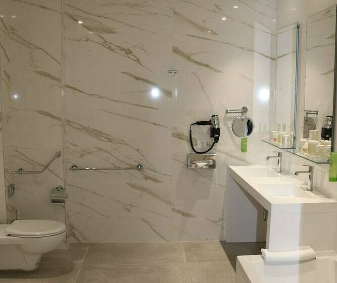 סוויטה, Golden Tulip Cannes Hotel De Paris