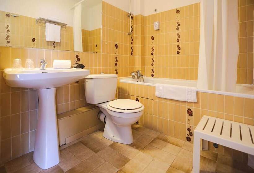 Номер Стандарт, Hôtel Le Cheval Blanc