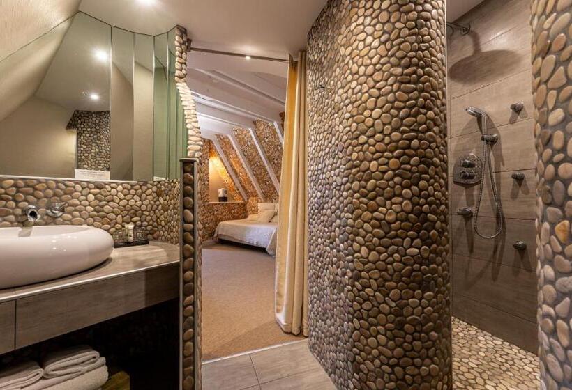 Полулюкс Повышенной Комфортности, Le Bailliage Hôtel & Spa