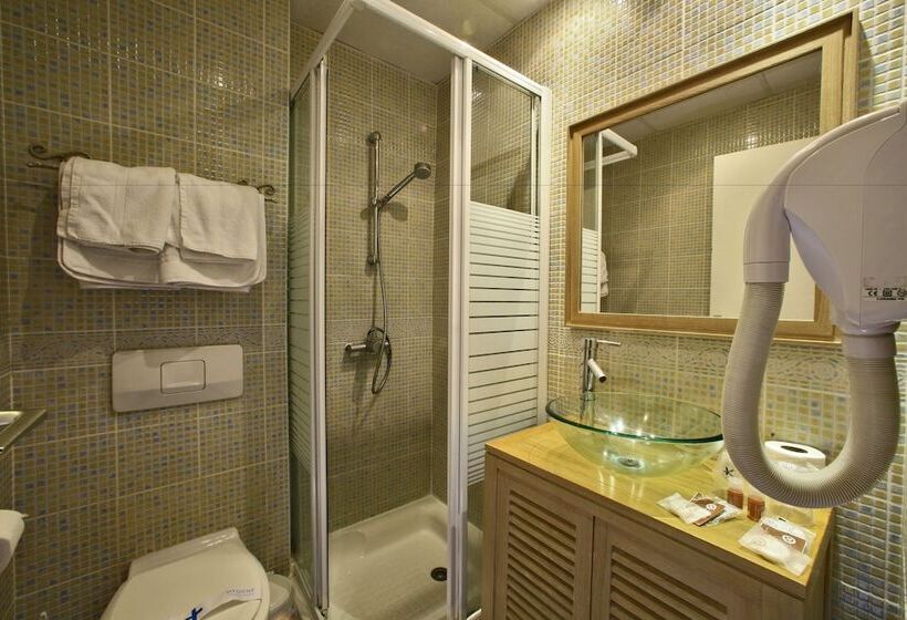 Номер Стандарт, The Originals City, Hôtel De Bordeaux, Bergerac