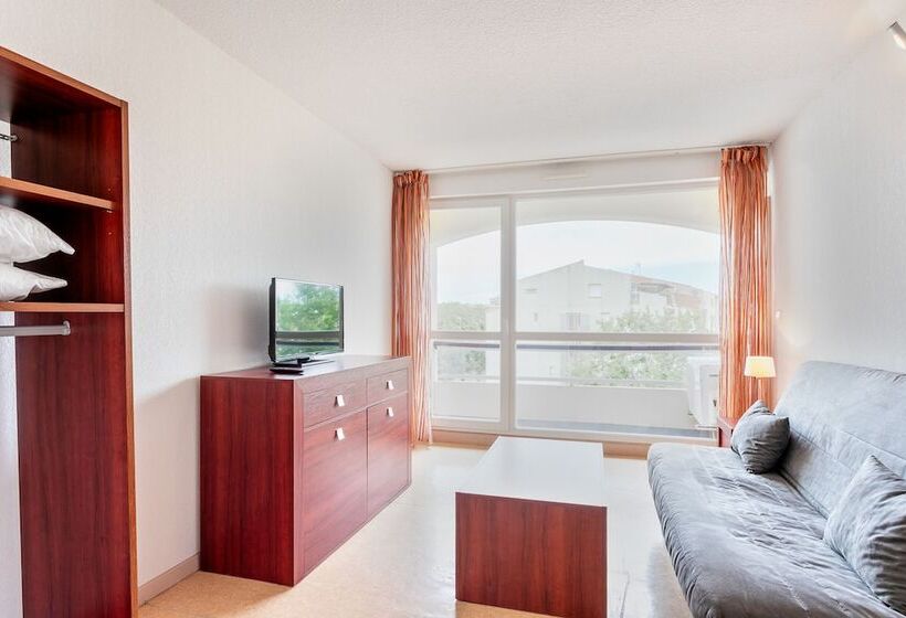Студио Стандарт Вид на Бассейн, Vacanceole  Residence Le Saint Clair