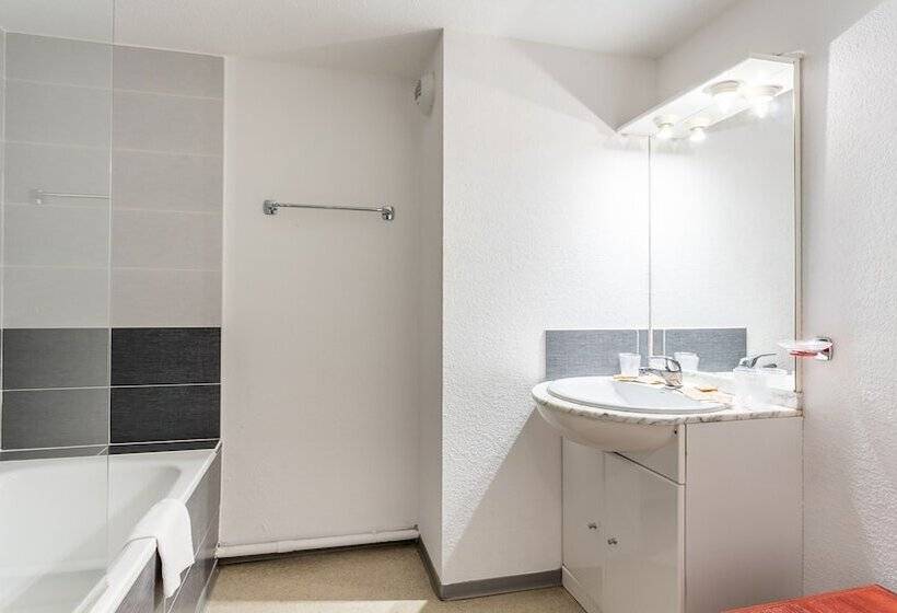 Апартаменты 1 Спальня Вид на Бассейн, Vacanceole  Residence Le Saint Clair