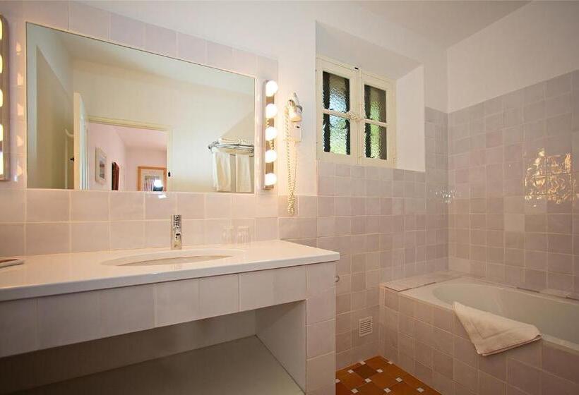 Номер Стандарт с Террасой, Hôtel La Figuière