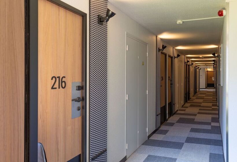 Номер Стандарт, Ibis Saint Lô