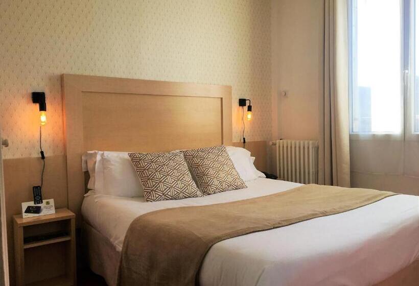 Классический Номер, Hôtel Le Boeuf Couronné Chartres   Logis Hotels