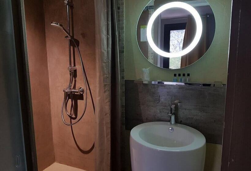 Номер Стандарт, Hôtel Le Belvédère