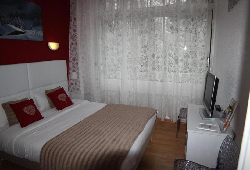 Четырехместный Номер Стандарт, The Originals City, Hôtel Villancourt, Grenoble Sud