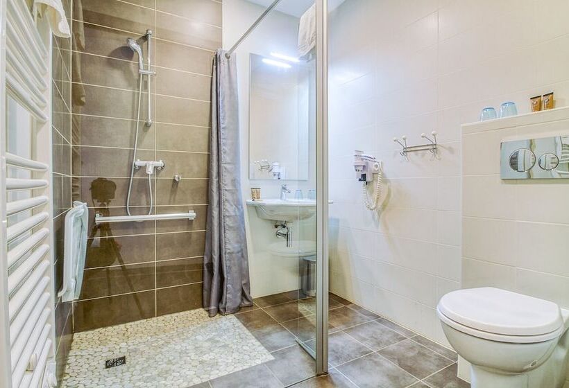 Семейный Номер, Hôtel Saint Albert