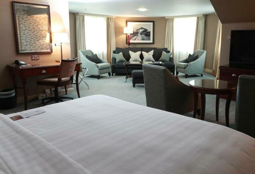 Полулюкс, Dalmahoy Hotel & Country Club