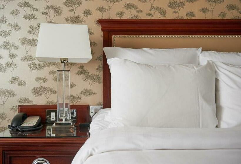 Классический Номер, Dalmahoy Hotel & Country Club