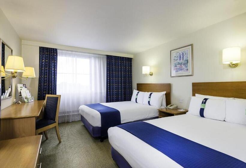 Номер Стандарт 2 Двуспальные Кровати, Holiday Inn Basildon, An Ihg