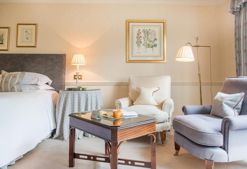 חדר קלאסי, Chewton Glen Hotel   An Iconic Luxury