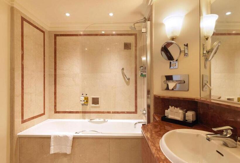 Номер Премиум, Radisson Blu Hotel, London Leicester Square   Formerly Hampshire