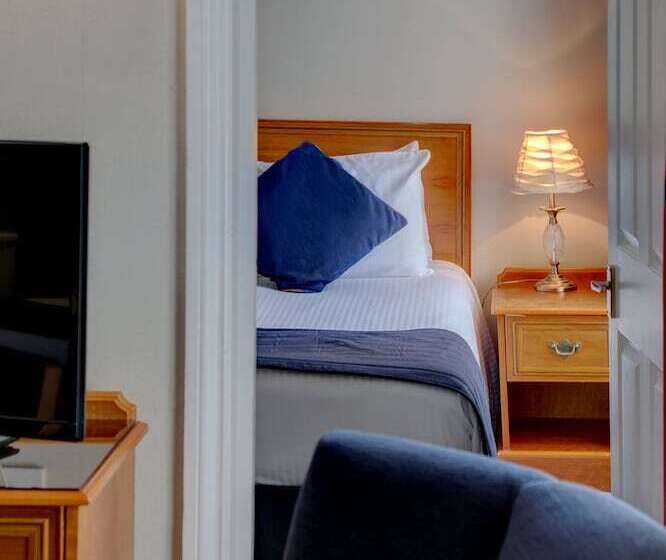 Семейный Номер, New Continental Hotel; Sure Hotel Collection By Best Western