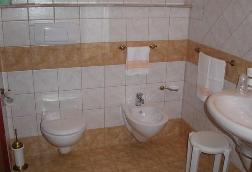 Номер Стандарт Трехместный, Akrabello