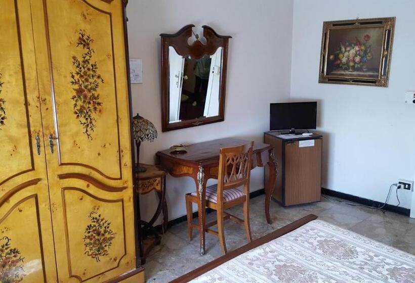 اتاق استاندارد, Royal