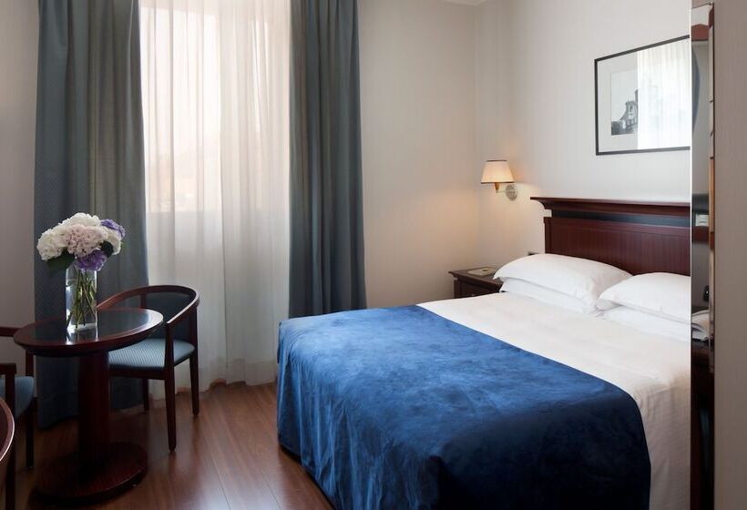 Quarto Familiar Comunicado, Starhotels Excelsior