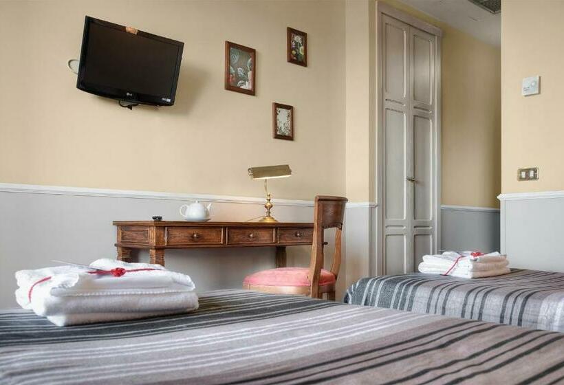 Camera Standard, Grand Hotel Colony