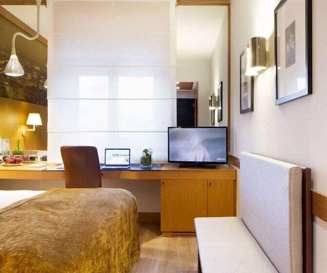 高级大房间, Starhotels Tourist