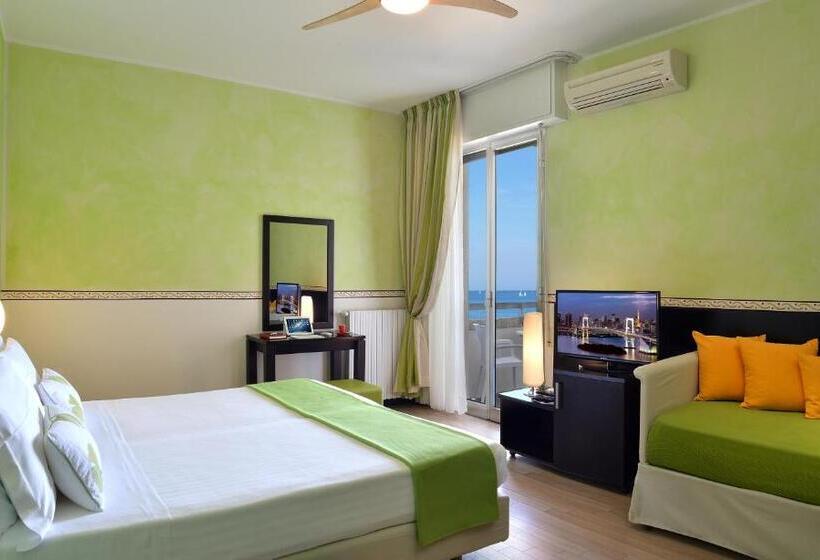 Номер Стандарт Трехместный, Unahotels Imperial Sport
