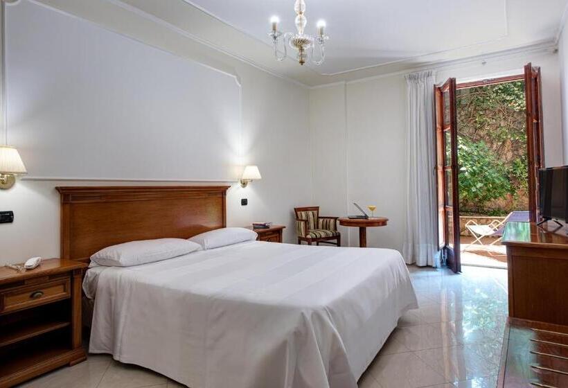 Номер Economy, Majestic Palace