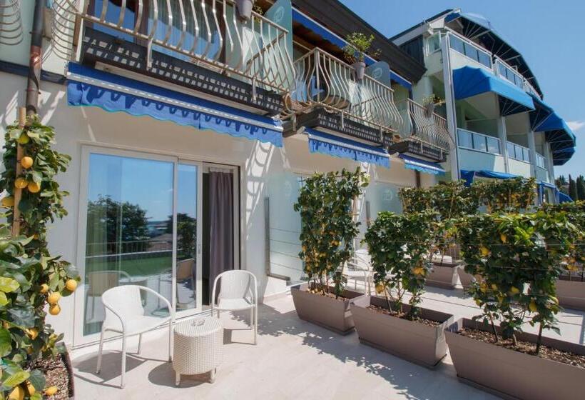 Superior room with lake view, Olivi Hotel & Natural Spa