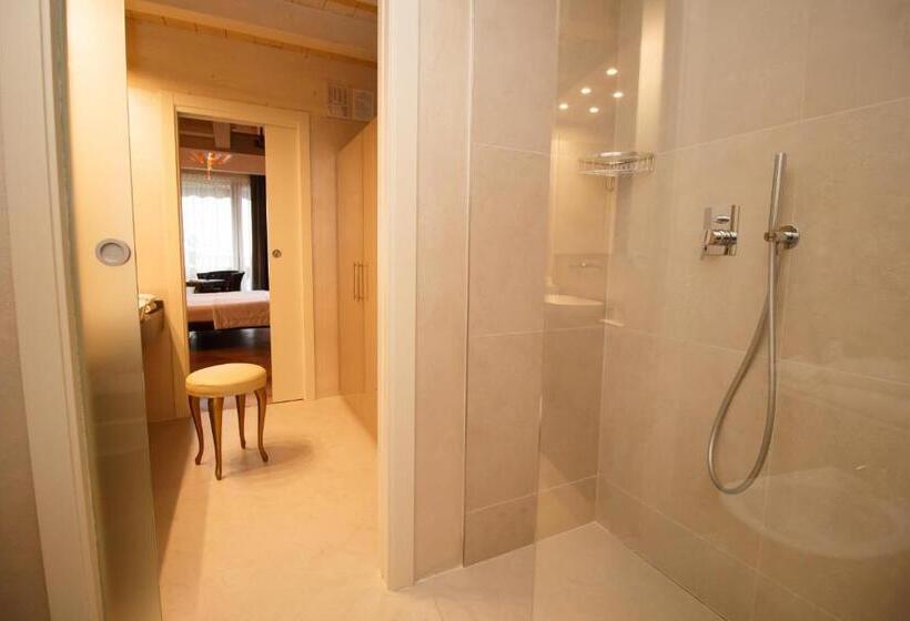 اتاق لوکس با چشم‌انداز دریاچه, Olivi Hotel & Natural Spa