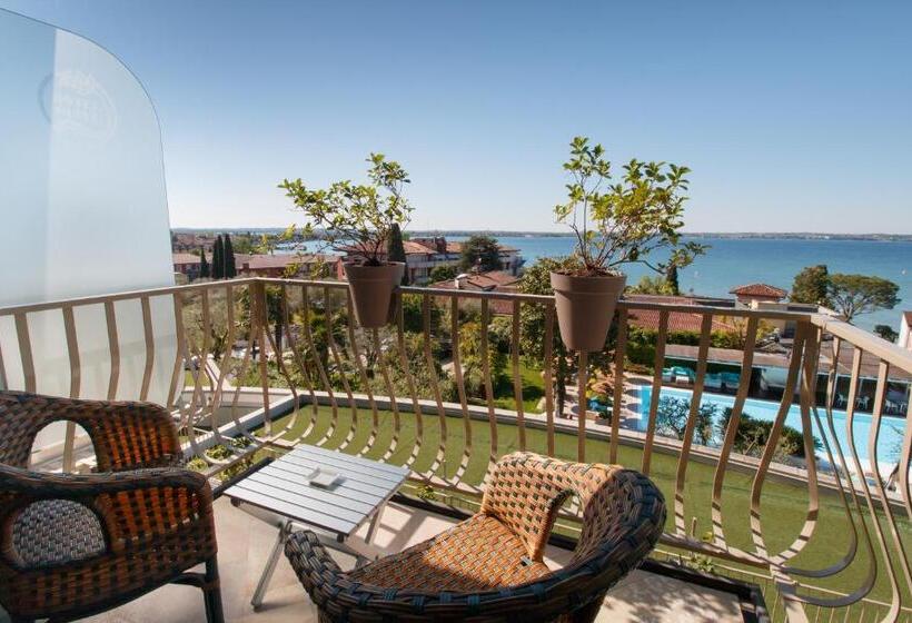 اتاق لوکس با چشم‌انداز دریاچه, Olivi Hotel & Natural Spa