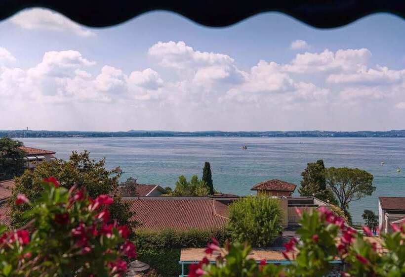 اتاق لوکس با چشم‌انداز دریاچه, Olivi Hotel & Natural Spa