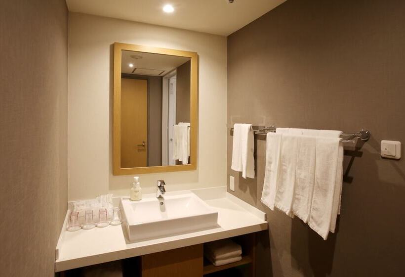 Четырехместный Номер Deluxe, Art Hotel Ishigakijima