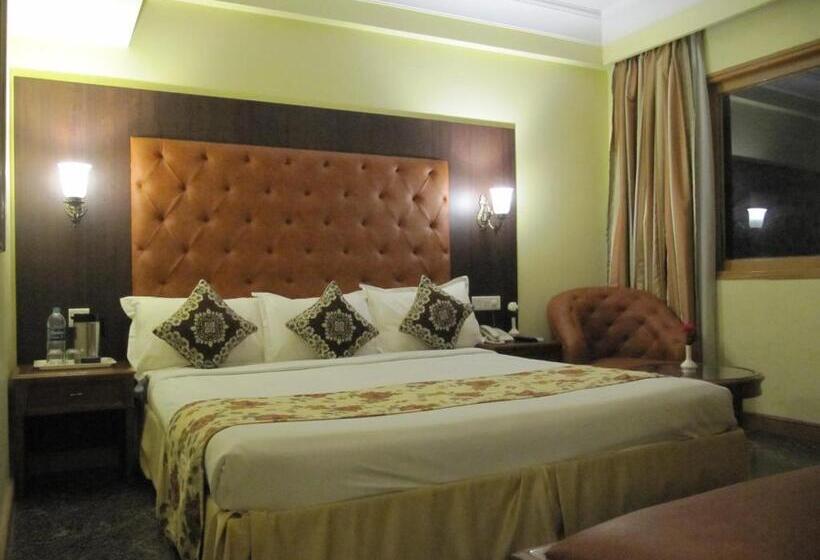 Семейный Номер, Ritz Plaza