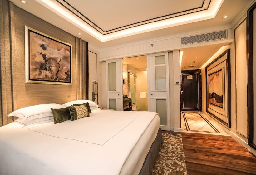اتاق لوکس با چشم‌انداز شهر, Taj Mg Road Bengaluru