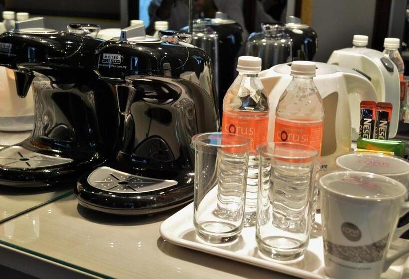 اتاق لوکس با تخت بزرگ, Corus Hotel Kuala Lumpur
