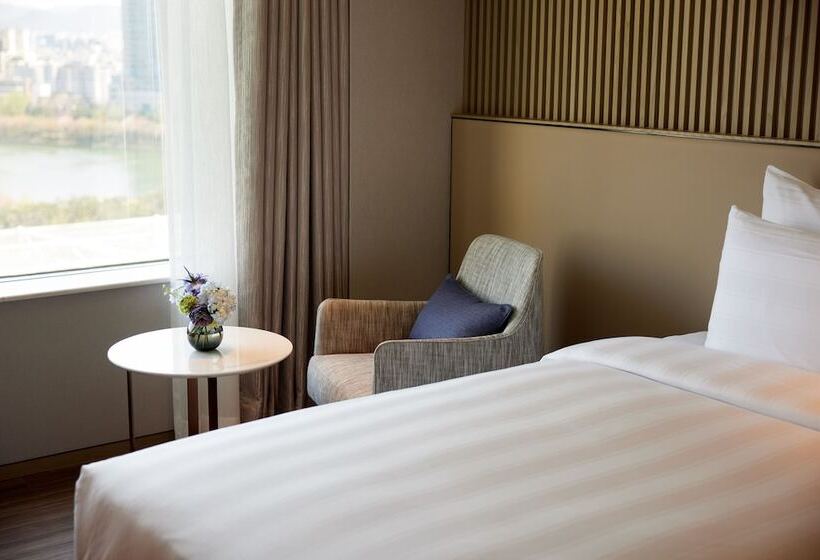 Номер Deluxe, Lotte Hotel World