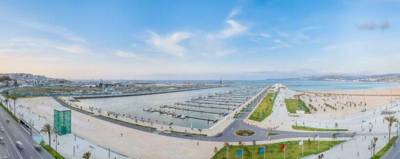 اتاق سوپریور با چشم‌انداز, Marina Bay Tanger