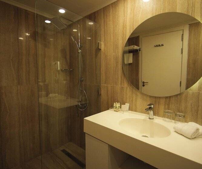 اتاق سوپریور با چشم‌انداز دریا, Riviera Hotel Beirut