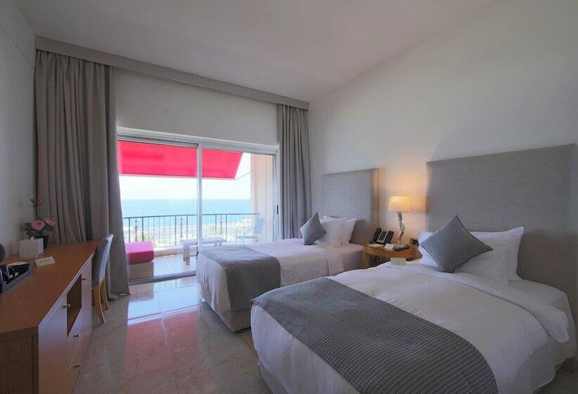 اتاق سوپریور با چشم‌انداز دریا, Riviera Hotel Beirut