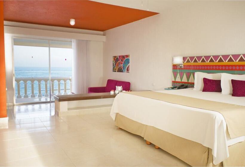 Tengerre Néző Junior Suite, All Ritmo Cancun Resort & Water Park
