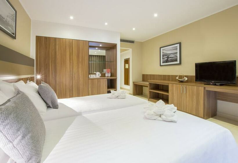 اتاق استاندارد با چشم‌انداز دریا, Doubletree by Hilton Malta