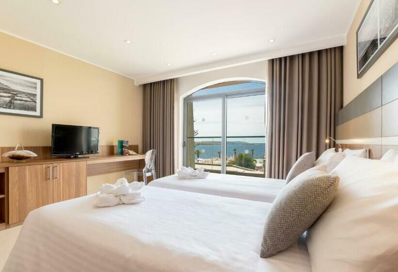 Triple Room Sea View, Doubletree by Hilton Malta