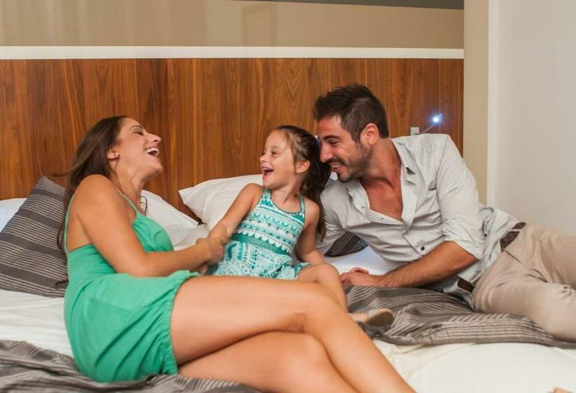 اتاق استاندارد چهار تخته, Doubletree by Hilton Malta